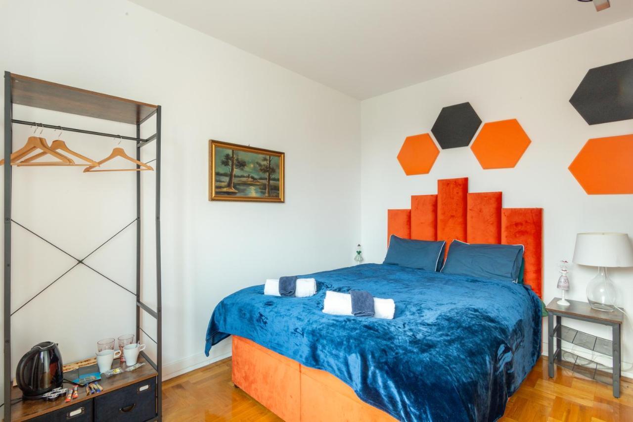 The Castle & - Free Parking - Self Check In (adults Only) Apartment *