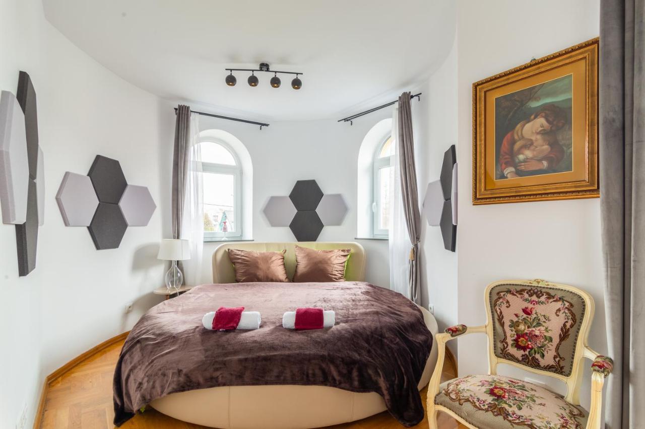 The Castle & - Free Parking - (adults Only) Appartement Krakau