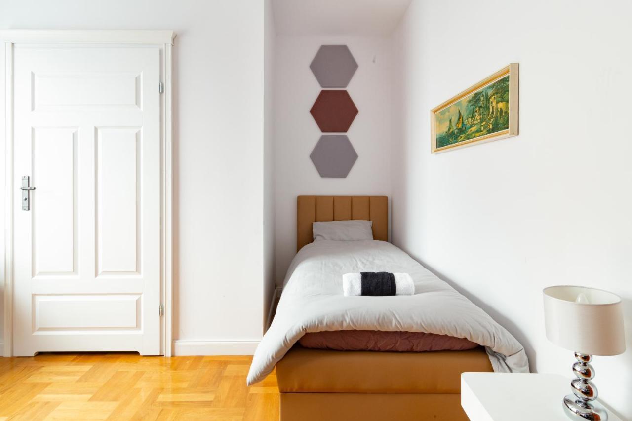 The Castle & - Free Parking - (adults Only) Appartement *