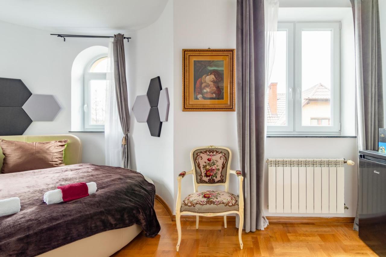 The Castle & - Free Parking - (adults Only) Appartement