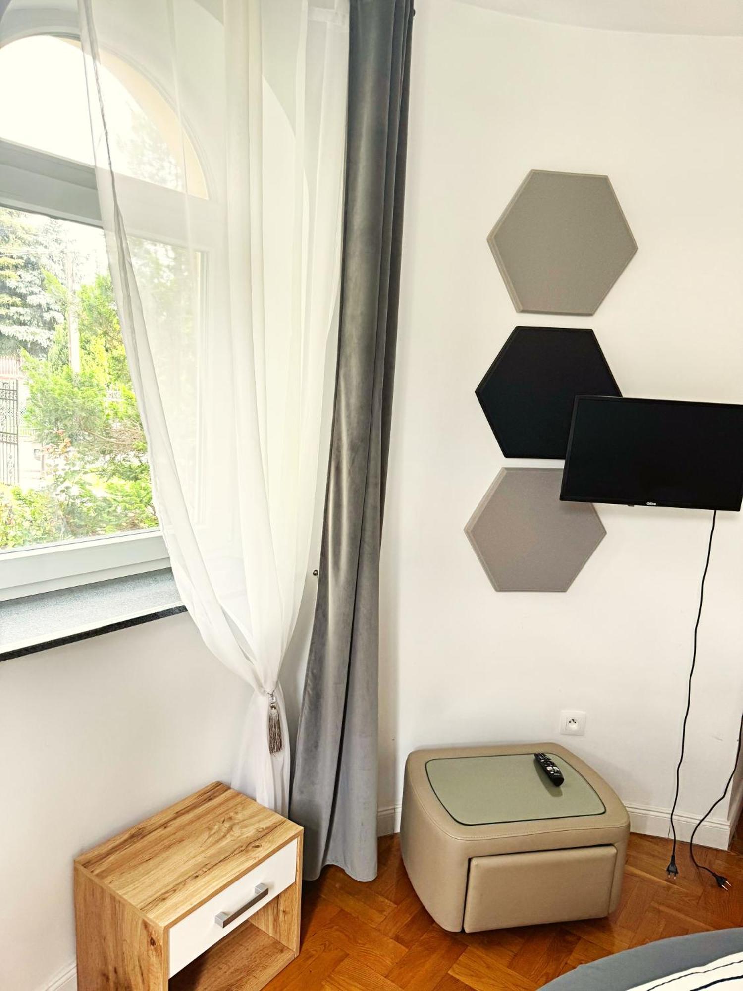 Apartment The Castle & - Free Parking - Self Check In (adults Only) Krakow